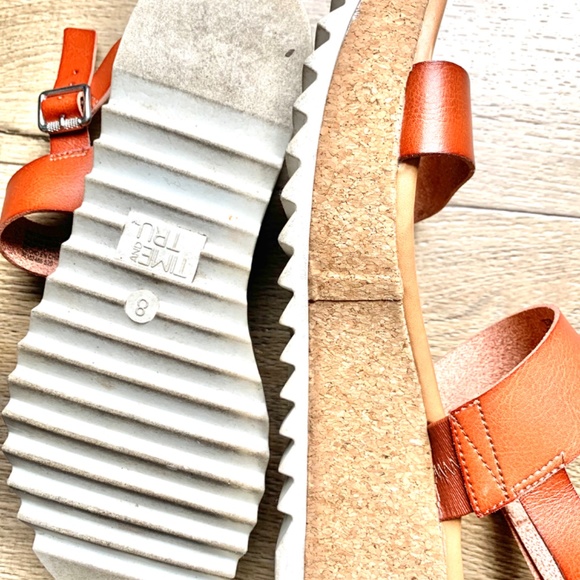 Platform Sandals - Picture 4 of 4